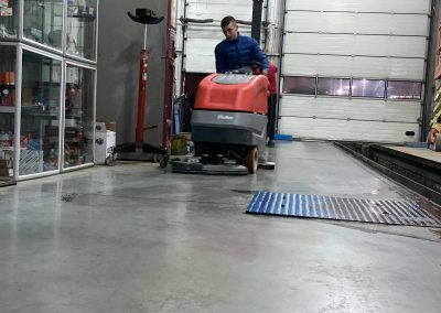 Curățenie hale și depozite